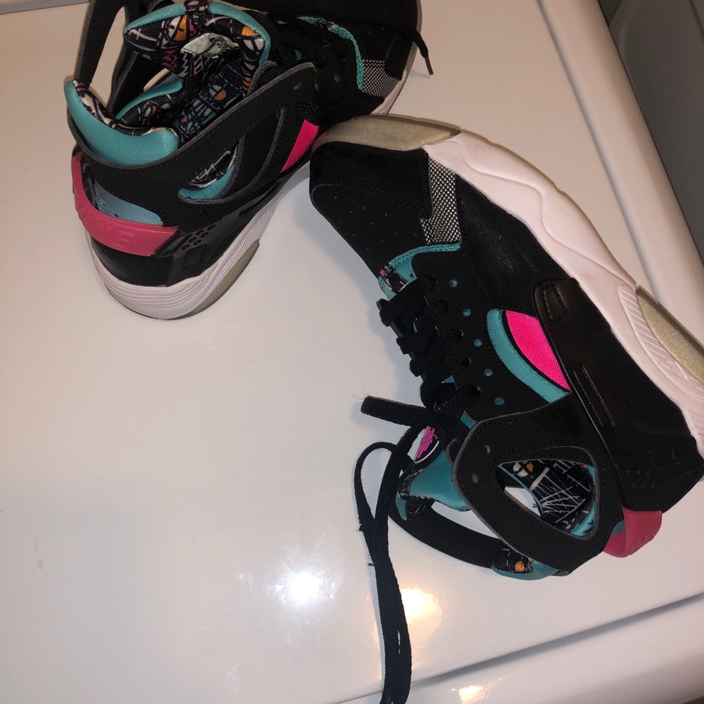 Nike Huarache - Picture 4 of 6